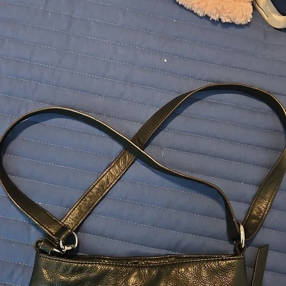 B. Makowsky Leather Shoulder Bag with Zipper Accents - Picture 3 of 7